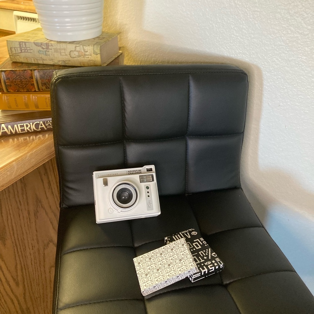 LOMO Instant Camera - Picture 2 of 4